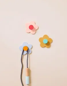 Patères fleurs colorées en bois - Kids Concept