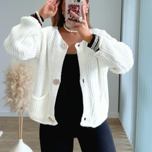 MARGOT - Gilet élégant de grossesse en maille blanc à boutons