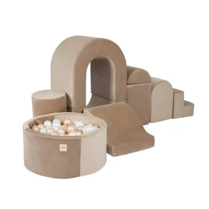 Château de terrain de jeu avec piscine + 150 balles – Velours or (beige) – Plush Nest