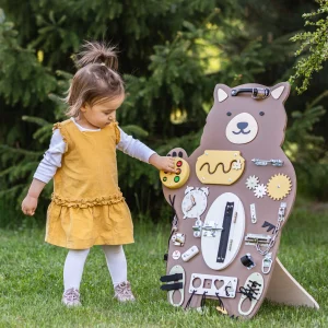 MARY L'OURSON Busy Board - Planche sensorielle - Jeu de motricite fine pour enfant ( 3 ans et + )